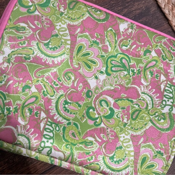 Lilly Pulitzer iPad Tablet Sleeve Case Zip Pink Green Floral Neoprene 8x10 - Picture 3 of 6